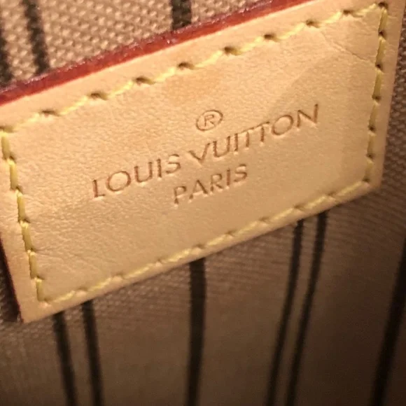 LV Neverfull Pochette in MonoGram - Picture 4 of 5